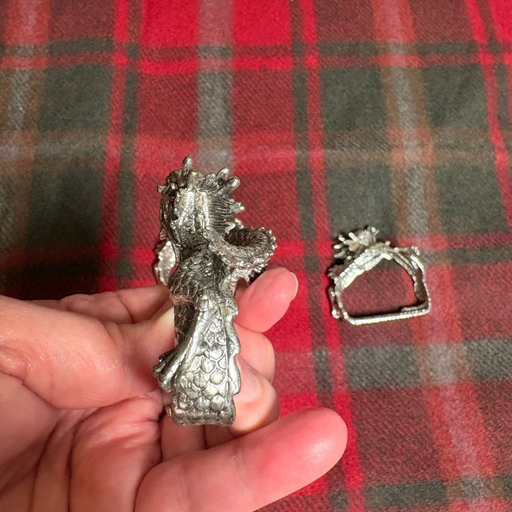 Extremely RARE Arthur Court  Dragon Napkin Rings -Set of 4 - Picture 6 of 13